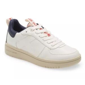 KG Kurt Geiger $180
Women's white Landed Sneaker blue accents and red logo